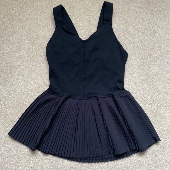 Lululemon City Tank - Picture 4 of 11